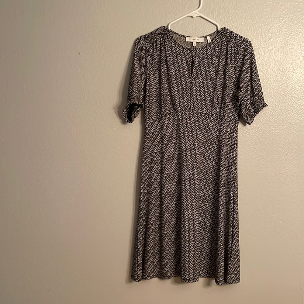 Black and white loose fitting Lark & Ro size 8 dress.